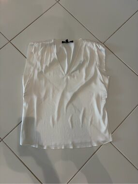 White House Black Market White V-Neck Sleeveless Silk-Blend Camisole